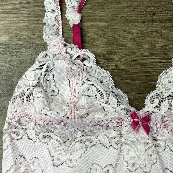 DKNY Women’s Light Pink Lace Bralette, size Small - Picture 2 of 5
